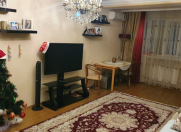 Satılır 3 otaqlı 90 m2 köhnə tikili Qara Qarayev m.