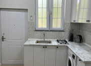 İcarəyə verilir 1 otaqlı 37 m2 köhnə tikili Axundov bağı