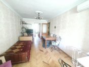 İcarəyə verilir 3 otaqlı 70 m2 köhnə tikili Elmlər Akademiyası m.