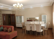 İcarəyə verilir 3 otaqlı 165 m2 yeni tikili Bakı Dövlət Universiteti