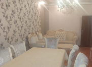 İcarəyə verilir 3 otaqlı 100 m2 köhnə tikili 8 Noyabr m.