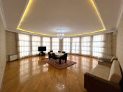 İcarəyə verilir 3 otaqlı 175 m2 yeni tikili Şah İsmayıl Xətai m.