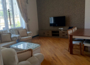 İcarəyə verilir 3 otaqlı 82 m2 köhnə tikili 28 May m.