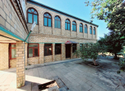 Satılır 12 otaqlı 3400 m2 bağ evi Novxanı