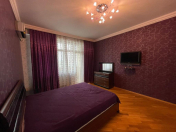 İcarəyə verilir 3 otaqlı 160 m2 yeni tikili Elmlər Akademiyası m.