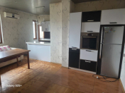 İcarəyə verilir 4 otaqlı 108 m2 köhnə tikili 3 mkr