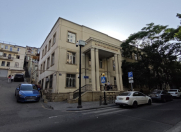 Satılır 4 otaqlı 280 m2 köhnə tikili Bayıl