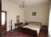 İcarəyə verilir 2 otaqlı 70 m2 köhnə tikili Sahil m.