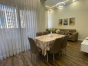 İcarəyə verilir 3 otaqlı 100 m2 yeni tikili 28 May m.