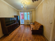 Satılır 2 otaqlı 40 m2 köhnə tikili Memar Əcəmi m.