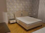 İcarəyə verilir 3 otaqlı 77 m2 köhnə tikili Nizami m.