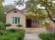 İcarəyə verilir 3 otaqlı 70 m2 həyət evi Qax