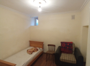 İcarəyə verilir 1 otaqlı 20 m2 həyət evi Nizami m.