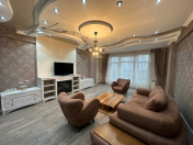 İcarəyə verilir 4 otaqlı 150 m2 yeni tikili Badamdar