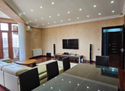 Satılır 4 otaqlı 180 m2 yeni tikili 28 May m.