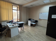 İcarəyə verilir 1 otaqlı 30 m2 ofis 28 Mall