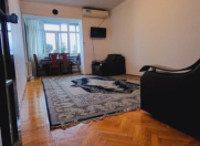 Satılır 2 otaqlı 65 m2 köhnə tikili Gənclik m.