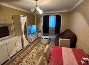 Satılır 3 otaqlı 65 m2 köhnə tikili İnşaatçılar m.