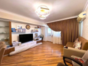 Satılır 3 otaqlı 100 m2 köhnə tikili İnşaatçılar m.