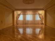 Satılır 4 otaqlı 250 m2 yeni tikili 28 May m.