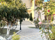 Satılır 6 otaqlı 450 m2 villa Qax