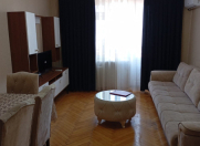 İcarəyə verilir 3 otaqlı 70 m2 köhnə tikili İçəri Şəhər m.