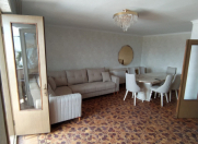 Satılır 2 otaqlı 62 m2 köhnə tikili Qara Qarayev m.