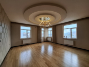 Satılır 3 otaqlı 130 m2 yeni tikili İnşaatçılar m.