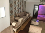 İcarəyə verilir 3 otaqlı 130 m2 yeni tikili 8 Noyabr m.