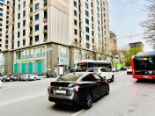 İcarəyə verilir 2 otaqlı 322 m2 ofis 28 May m.