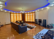 Satılır 4 otaqlı 230 m2 yeni tikili 28 May m.