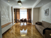 Satılır 2 otaqlı 95 m2 yeni tikili Nəriman Nərimanov m.