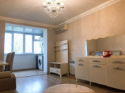 Satılır 2 otaqlı 32 m2 köhnə tikili Qara Qarayev m.