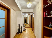 Satılır 3 otaqlı 90 m2 köhnə tikili Elmlər Akademiyası m.