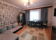Satılır 2 otaqlı 70 m2 köhnə tikili Şah İsmayıl Xətai m.