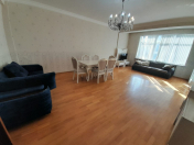 Satılır 4 otaqlı 200 m2 yeni tikili Heydər Əliyev Mərkəzi