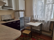 İcarəyə verilir 2 otaqlı 70 m2 köhnə tikili Elmlər Akademiyası m.