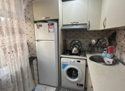 Satılır 3 otaqlı 85 m2 köhnə tikili Həzi Aslanov m.