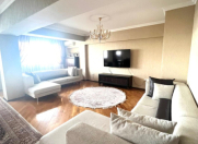 Satılır 5 otaqlı 200 m2 köhnə tikili 28 May m.