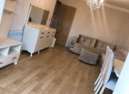 Satılır 2 otaqlı 42 m2 köhnə tikili Qara Qarayev m.