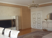 Satılır 4 otaqlı 200 m2 yeni tikili 28 May m.