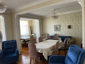 Satılır 4 otaqlı 120 m2 köhnə tikili Memar Əcəmi m.