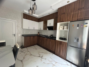 Satılır 5 otaqlı 180 m2 həyət evi Binə