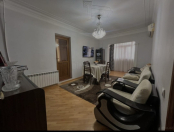 Satılır 4 otaqlı 112 m2 köhnə tikili Şah İsmayıl Xətai m.