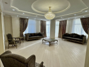 Satılır 3 otaqlı 136 m2 yeni tikili Gənclik m.