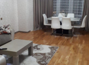 İcarəyə verilir 3 otaqlı 133 m2 yeni tikili 8 Noyabr m.