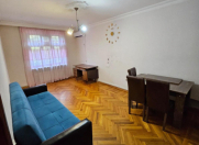 Satılır 3 otaqlı 92 m2 köhnə tikili Xalqlar Dostluğu m.