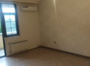 Satılır 3 otaqlı 90 m2 yeni tikili 28 May m.