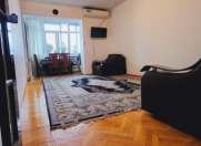 Satılır 2 otaqlı 60 m2 köhnə tikili Gənclik m.