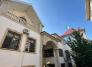 Satılır 11 otaqlı 1050 m2 bağ evi Azadlıq prospekti m.